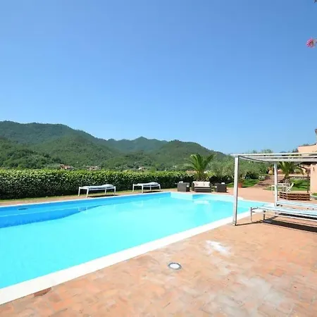 Floris Villa
